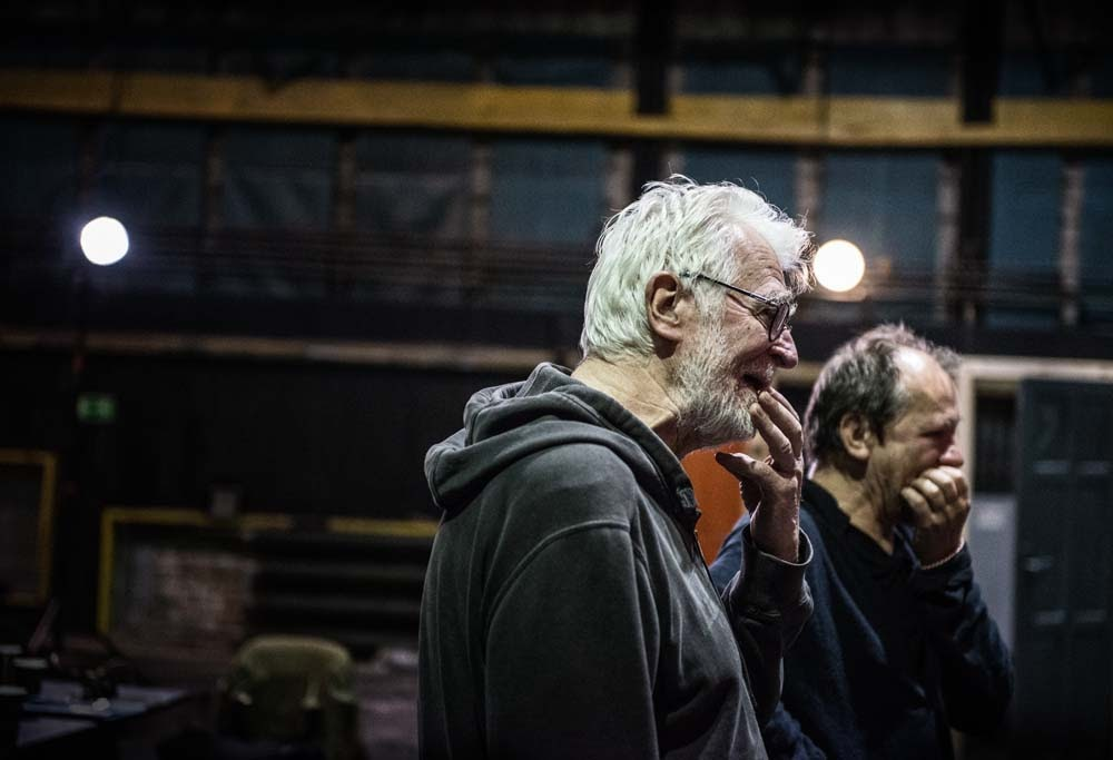 Krystian Lupa and Piotr Skiba during rehearsals for the <i>Proces</i> [<i>The Trial</i>], Warsaw, 2018, photo: Magda Hueckel